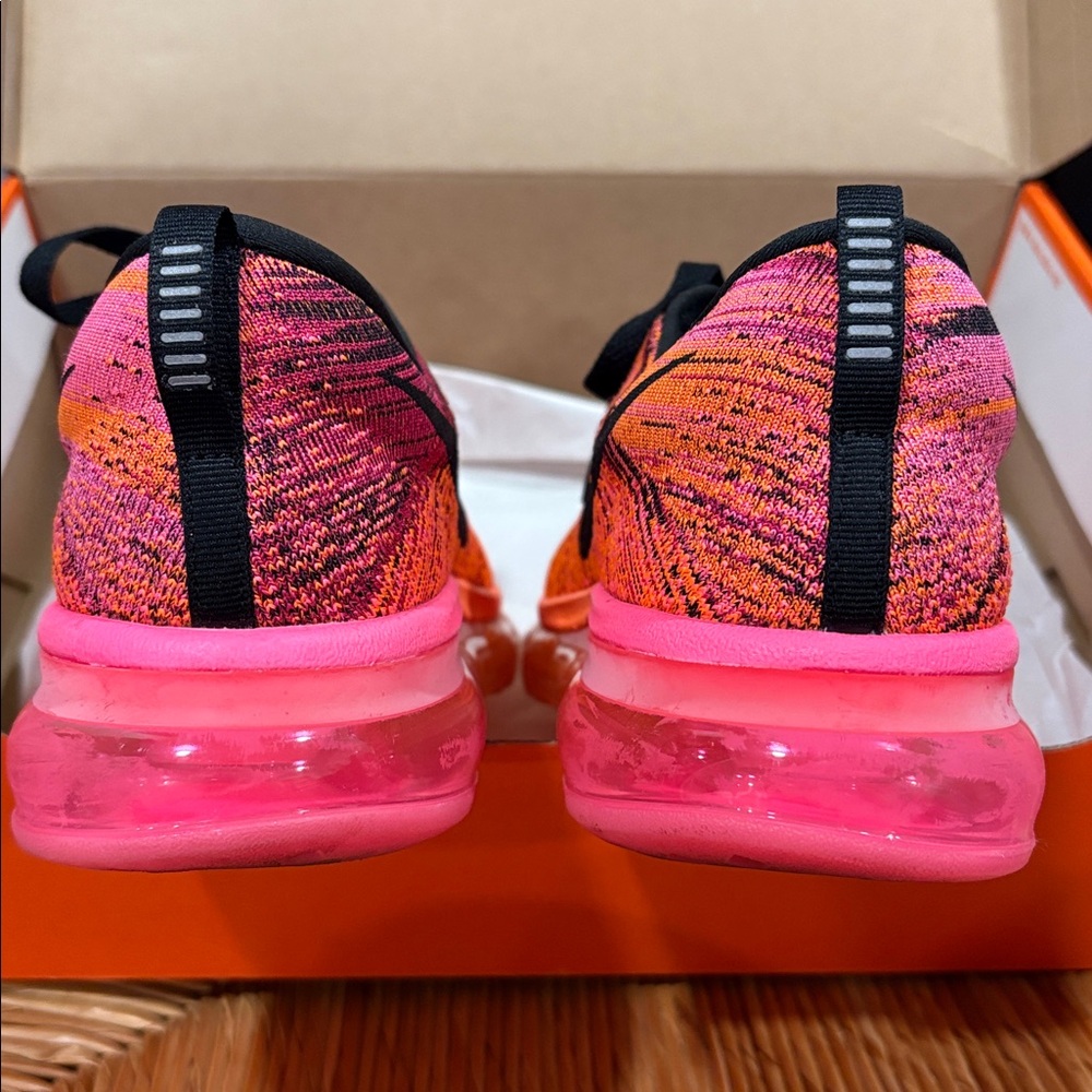 Woman’s Nike Wmns Flyknit Air Max - Picture 6 of 12